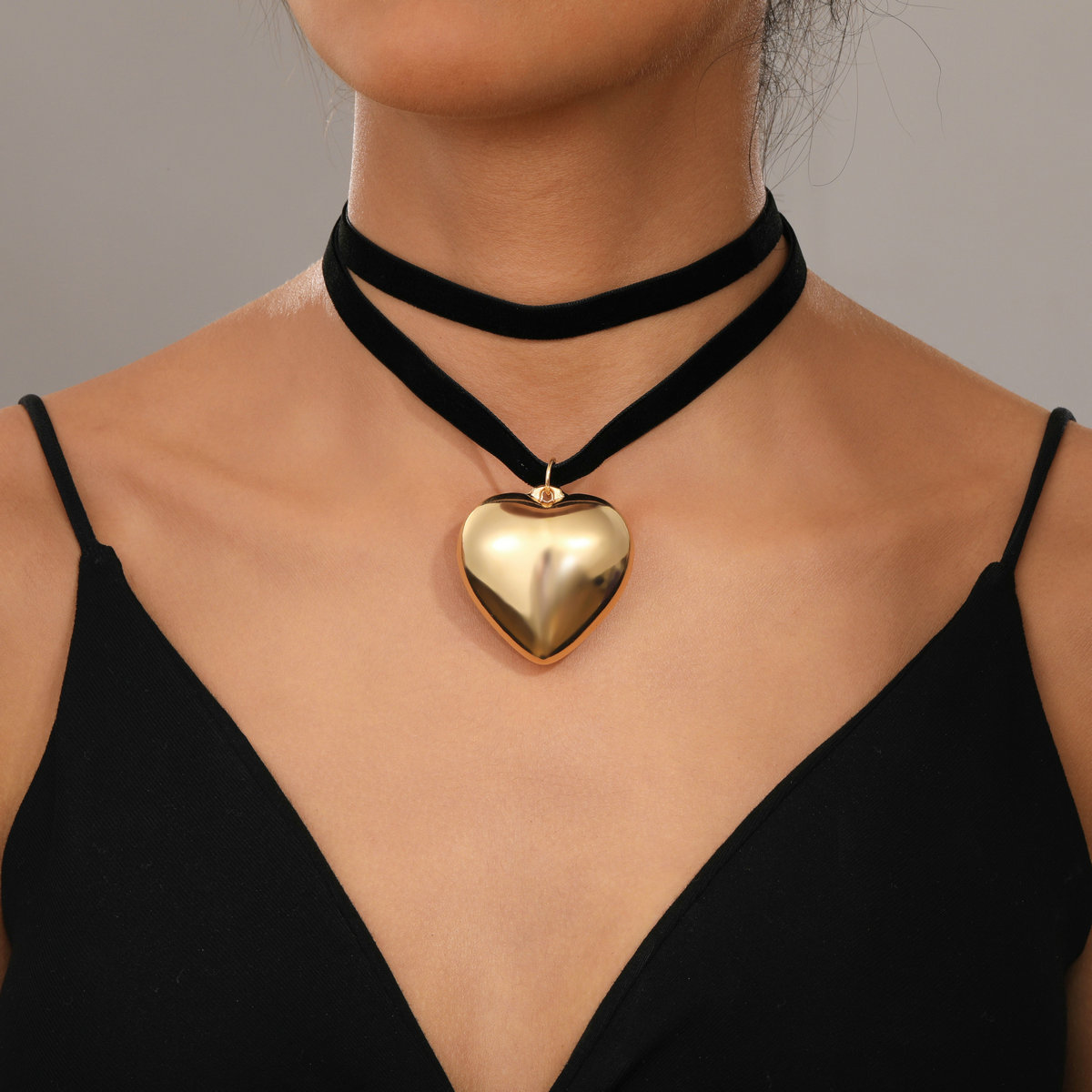 simple cold style double-layer flannel heart-shaped choker collar French sweet cool niche heart-shaped necklace_voghion.com