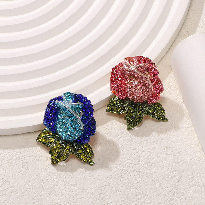 Elegante spilla a fiore camelia con strass per donna_voghion.com