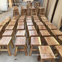 旧式のベンチ家庭用ベンチリビングルームの実用的な超小柄な腰掛け