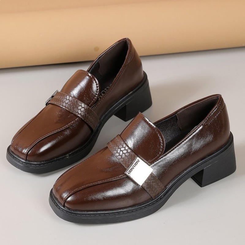 2026 primavera y verano nuevos zapatos de cuero retrógrados zapatos de mujer de cuero suave zapatos de tacón grueso zapatos lefour cómodos fábrica de zapatos