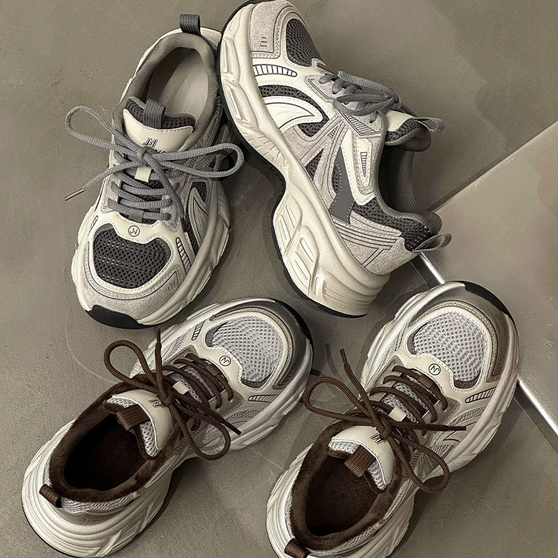 Толстая подошва маленького человека увеличивается, универсальный папа обувь 2024 новая обувь женская крыша мягкая подошва не устала спортивная обувь