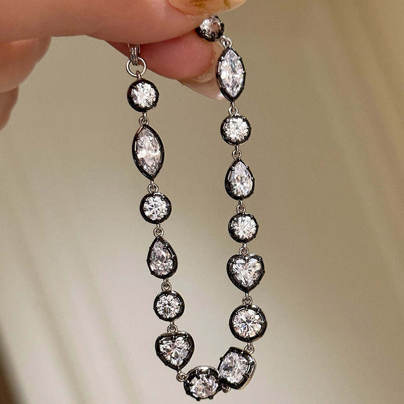 Xiaohongshu's Popular Black Diamond Bracelet for Women, Light Luxury, High-End, Unique Bracelet, Niche and Exquisite Model, One Piece Drop Shipping