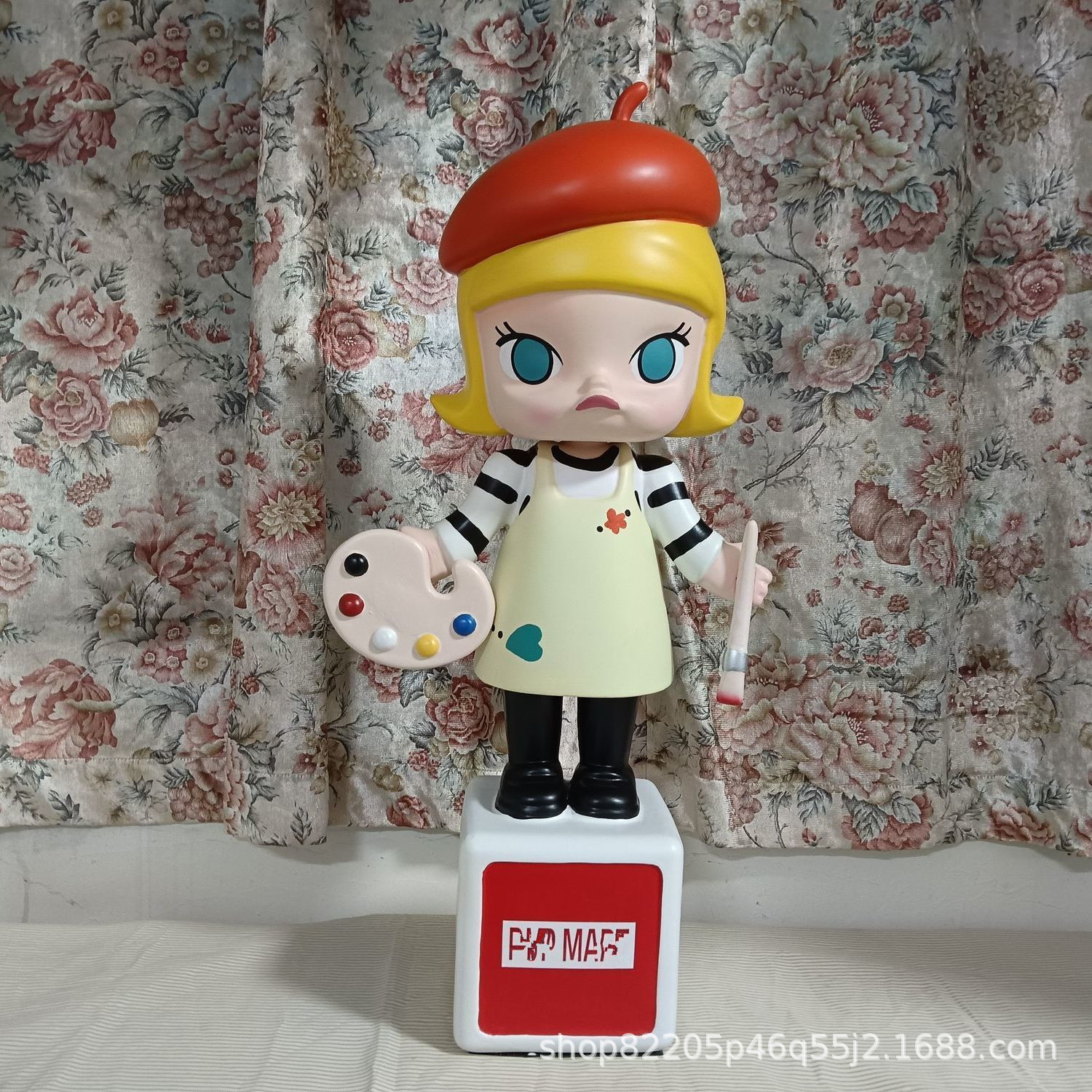 Bubble Molly pintor princesa de alto valor muñeca de dibujos animados sala de estar gabinete de televisión adornos de suelo