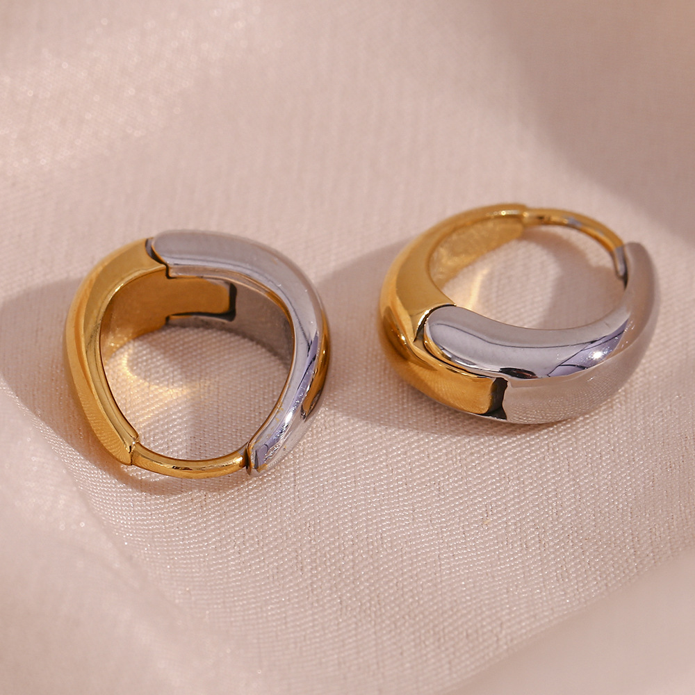 Mini Pear Shape Earrings 3