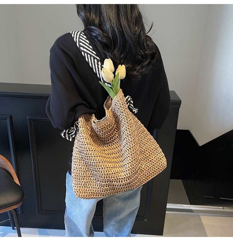 Summer large-capacity straw woven bag for women, 2025 new style seaside and beach vacation single-shoulder bag, commuter tote bucket bag undefined