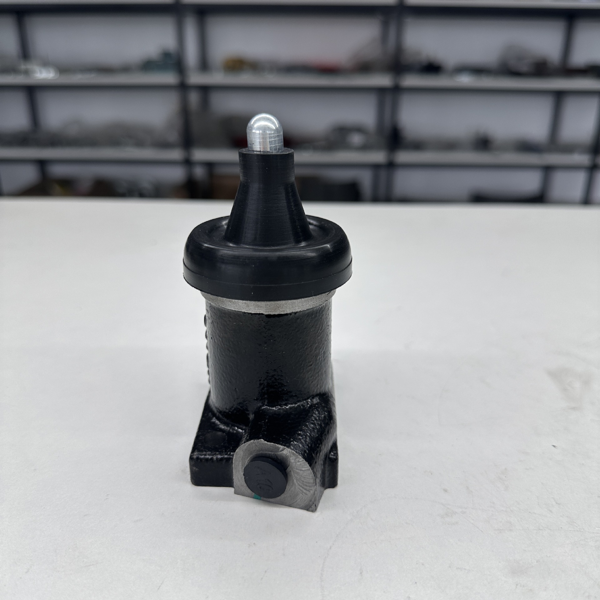 1676387m92 3186484m91 1676387V92 Is Suitable for Massey Ferguson Tractor Brake Cylinder