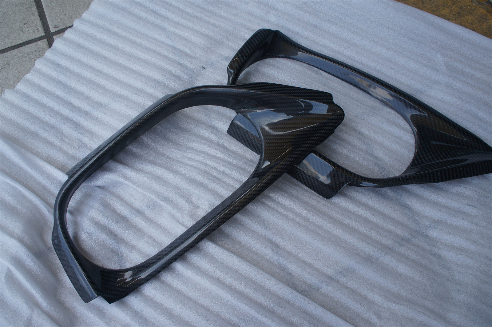 Suitable for Nissan Gtr35 Tail Throat Decorative Frame Modification Parts, Rear Lower Lip, Lightweight Carbon Fiber Material