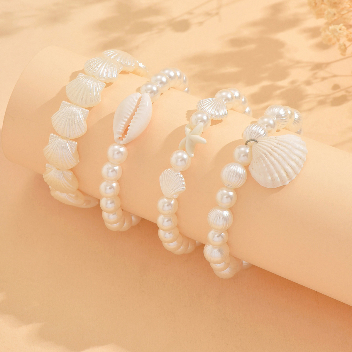 Bracciale elegante da donna con perle e conchiglie naturali_voghion.com