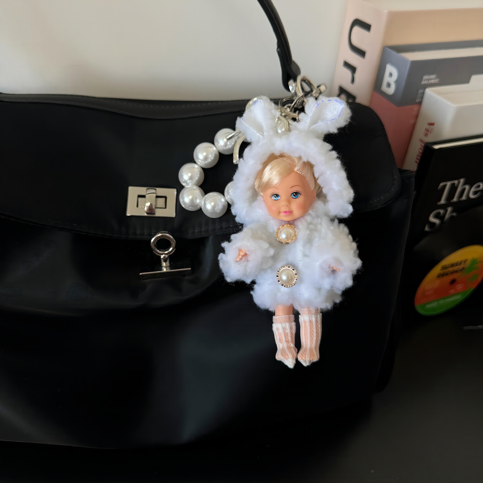 화이트 퍼 레이스 베이비 펜던트