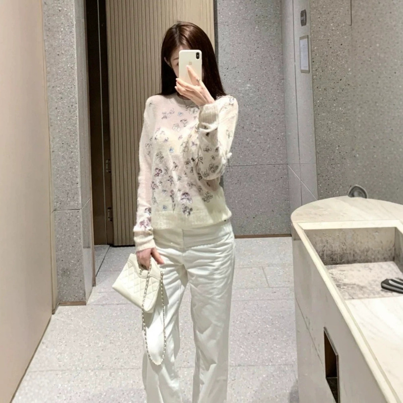 High-End 2025 New Butterfly Floral Embroidery Knit Sweater, Women's Elegant Socialite-Style Top