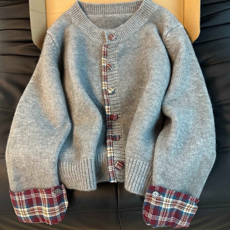 Fake Two Korean Style Round Neck Patchwork Plaid Sweater 2024 Jacket Autumn and Winter New Knitted Loose Casual Cardigan Fake Two Korean Style Round Neck Patchwork Plaid Sweater 2024 Jacket Autumn and Winter New Knitted Loose Casual Cardigan