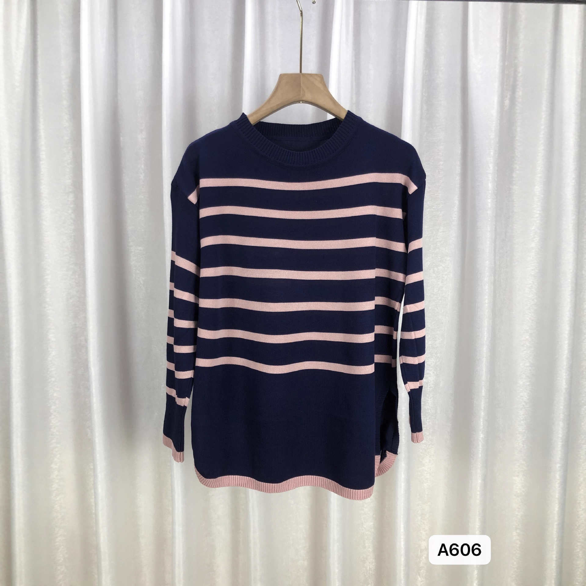 Lazy Style Retro Striped Round Neck Long-Sleeved Knitwear for Women Spring New Loose Design Versatile Pullover Top