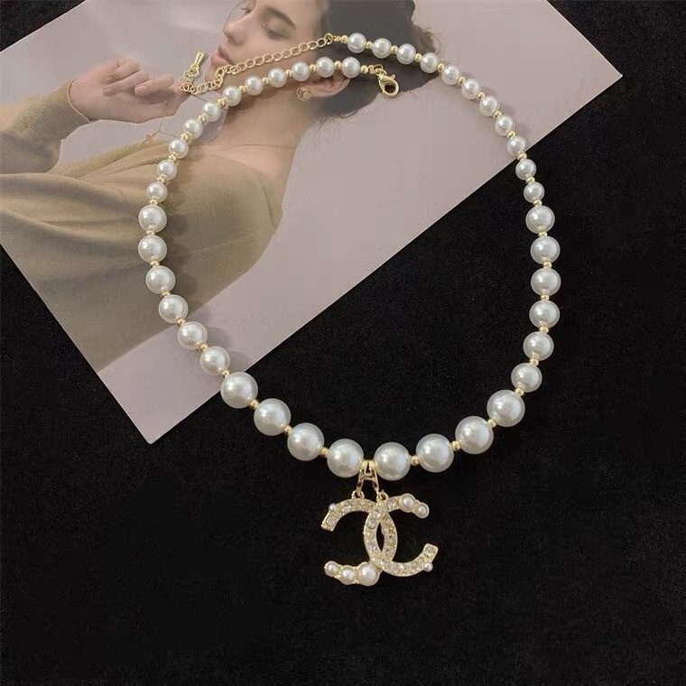 Sweater Chain Spring New Small Fragrance Pearl Necklace Women's 2023 Internet Celebrity Accessories Fashion Trend Clavicle Chain Sweater Chain Spring New Small Fragrance Pearl Necklace Women's 2023 Internet Celebrity Accessories Fashion Trend Clavicle Chain