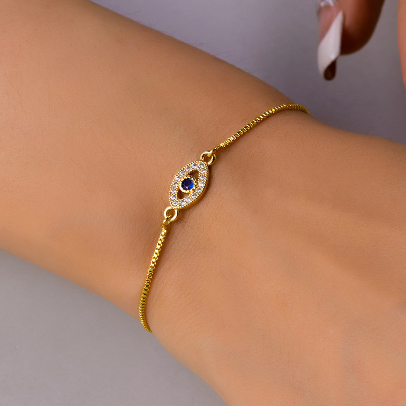 Cross-border New European and American Blue Eye Bracelet Women's Evil Eye Bracelet Creative Devil's Eye Eye Pull Bracelet