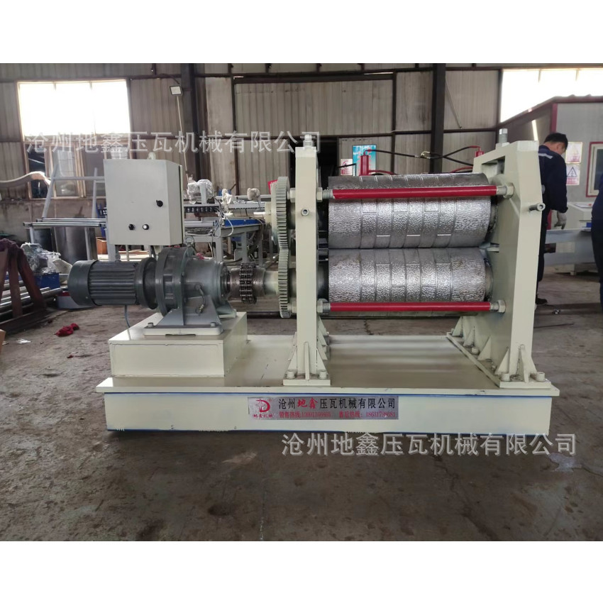 供应 金属卷材压花机 砖块压花机  地鑫金属雕花板设备压瓦机