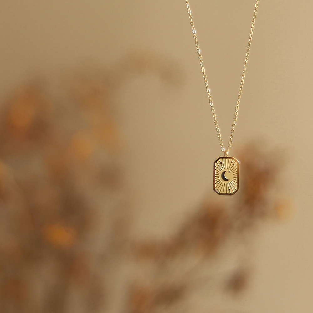 304 Stainless Steel Material PVD Coated Real Gold Plated 18K Gold Star Moon 304 Stainless Steel Elegant Waterproof Non Tarnish 304 Stainless Steel Pendant Necklace
