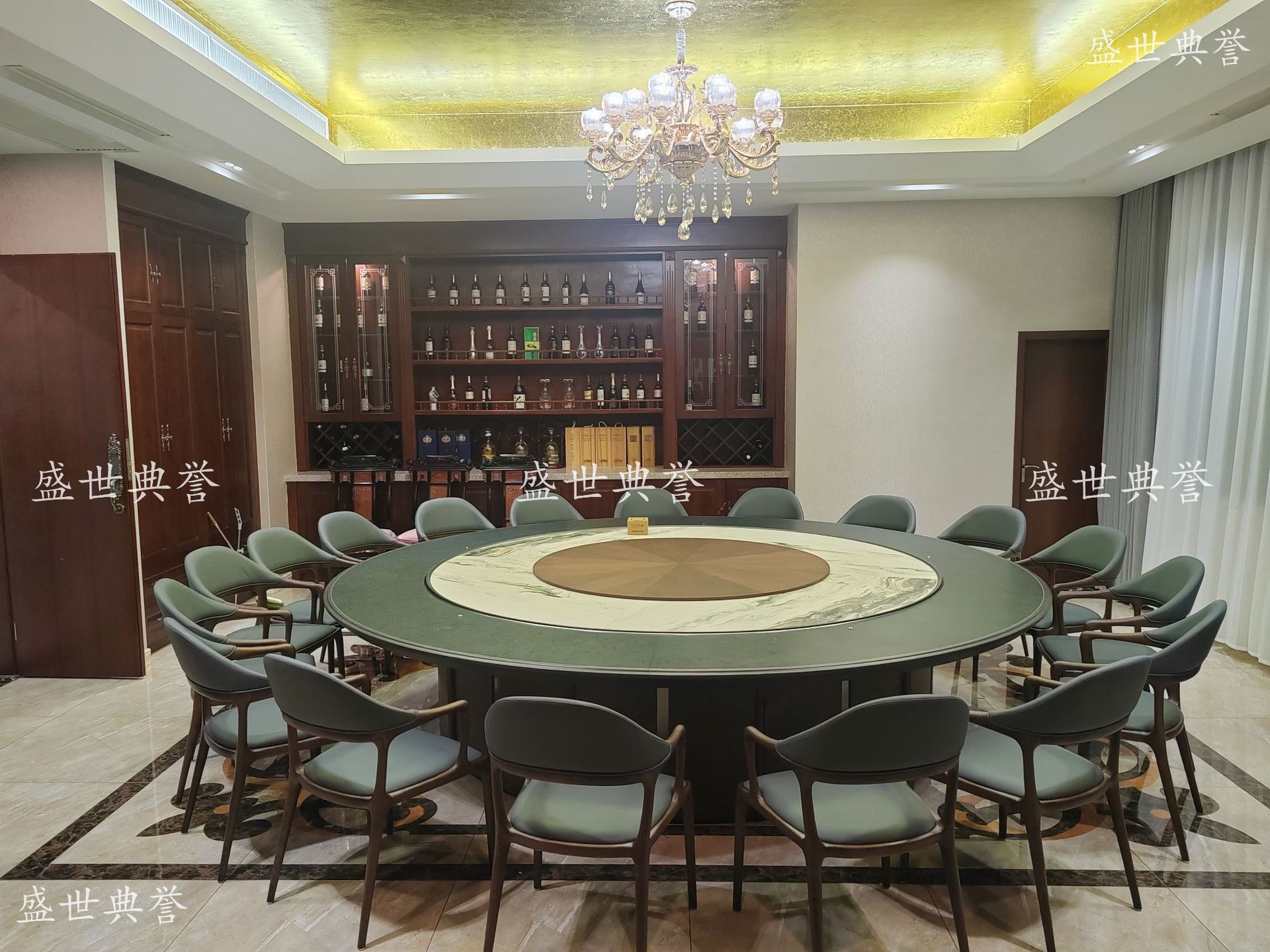 Taizhou hotel and catering furniture manufacturer direct sales: New electric dining tables for seafood restaurants, high-end solid wood round tables for clubs pic 11