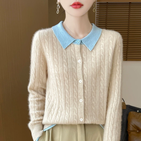 Beige+blue collar