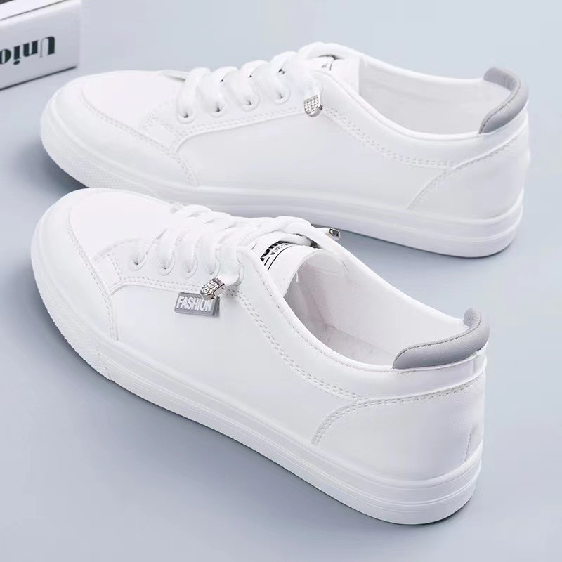 White sneakers, versatile flat shoes, popular spring/summer 2025 trendy sports shoes for women, new style for students