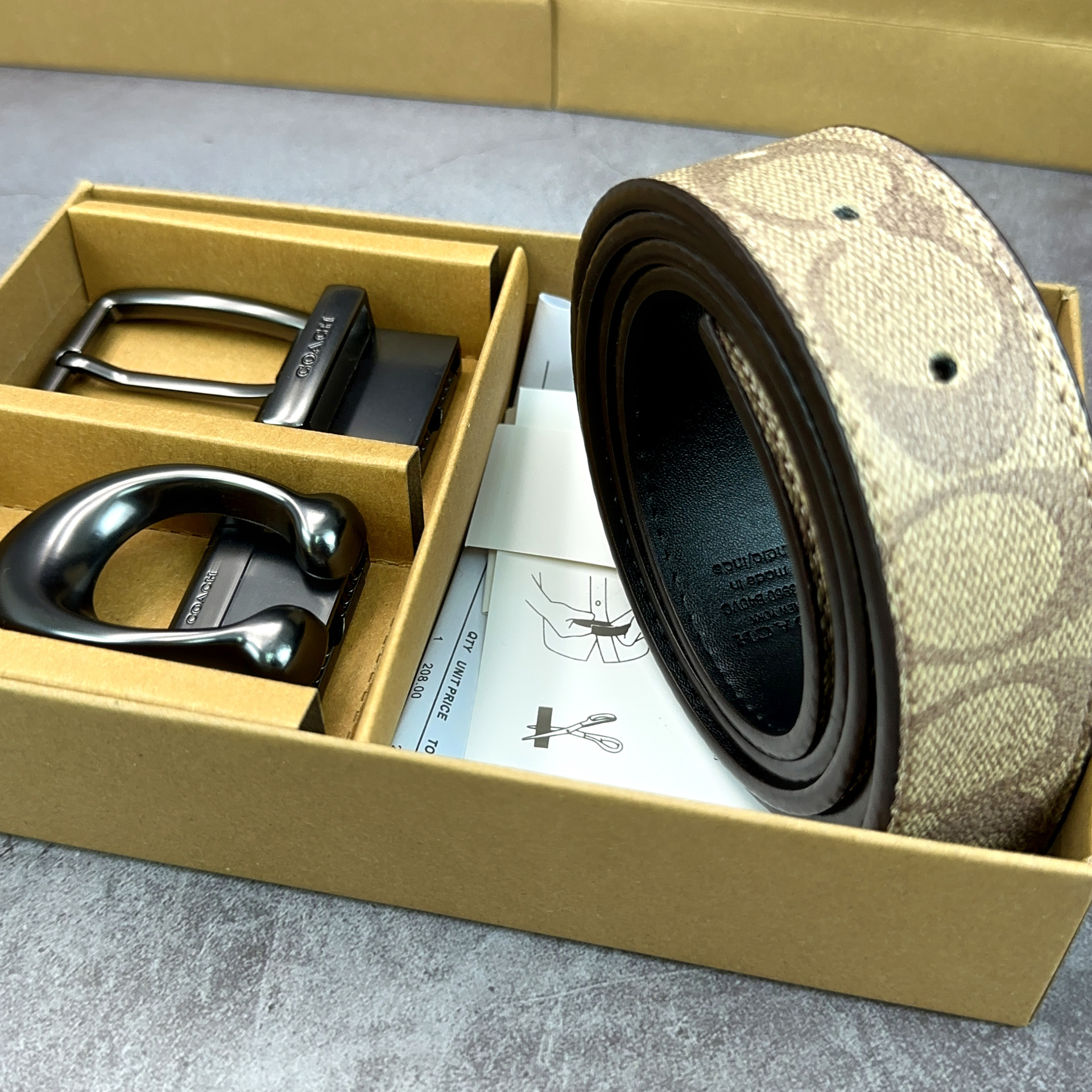 apricot pin buckle large C