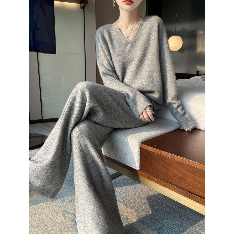 Spring and Autumn Vibe Soft Knit Sweater Set for Women, V-Neck Casual Wide-Leg Pants, Loose Knit Two-Piece Set
