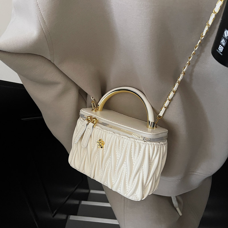 Plegado pequeño viento fragante bolso de mano caja 2024 nuevo bordado cadena bolso de hombro de moda versátil bolso de mochila