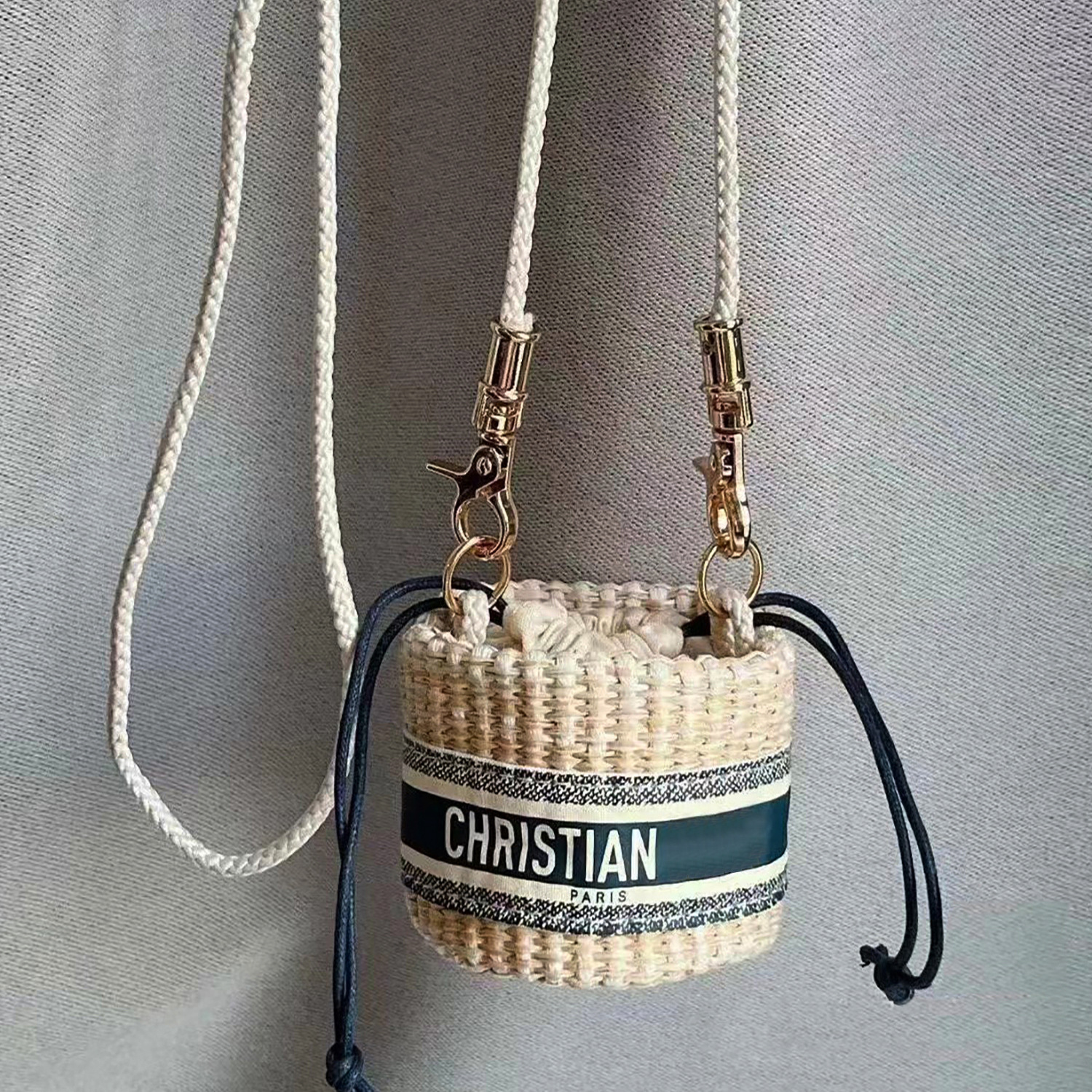 Wholesale Straw Woven Cosmetic Bag Mini Woven Cylindrical Drawstring Lipstick Coin Purse Cosmetics Storage Crossbody Bag
