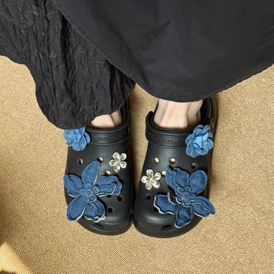 Primavera y verano mezclilla flor agujero zapatos zapatos flor accesorios hechos a mano mezclilla azul flor zapatos hebilla diy desmontable flor