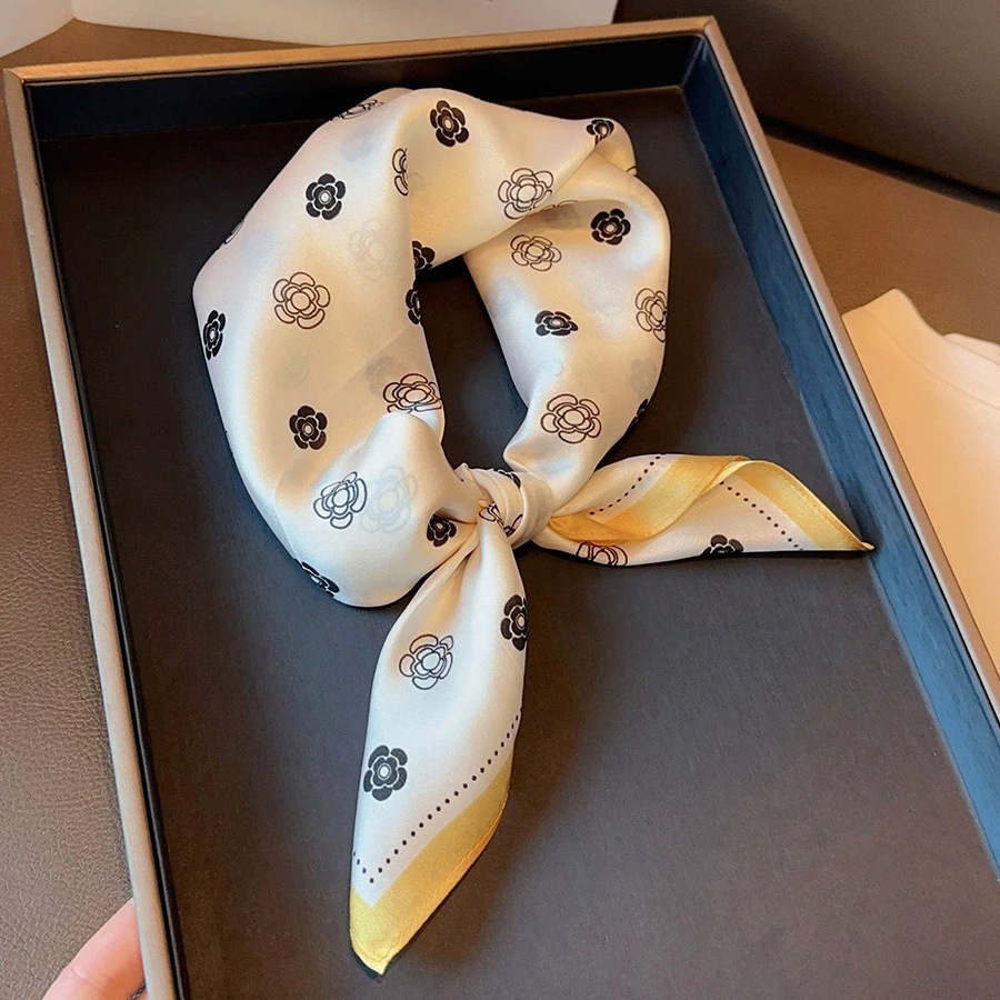 Primavera pequeña bufandas de seda ~ primavera y verano fresca sensación de reducción de la edad de las niñas coreanas pequeñas bufandas de seda de lujo ligero mujeres versátiles