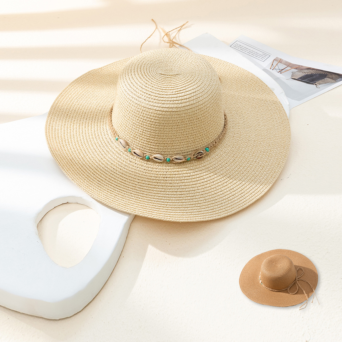 Women's Beach Shell Wide Eaves Straw Hat display picture 1