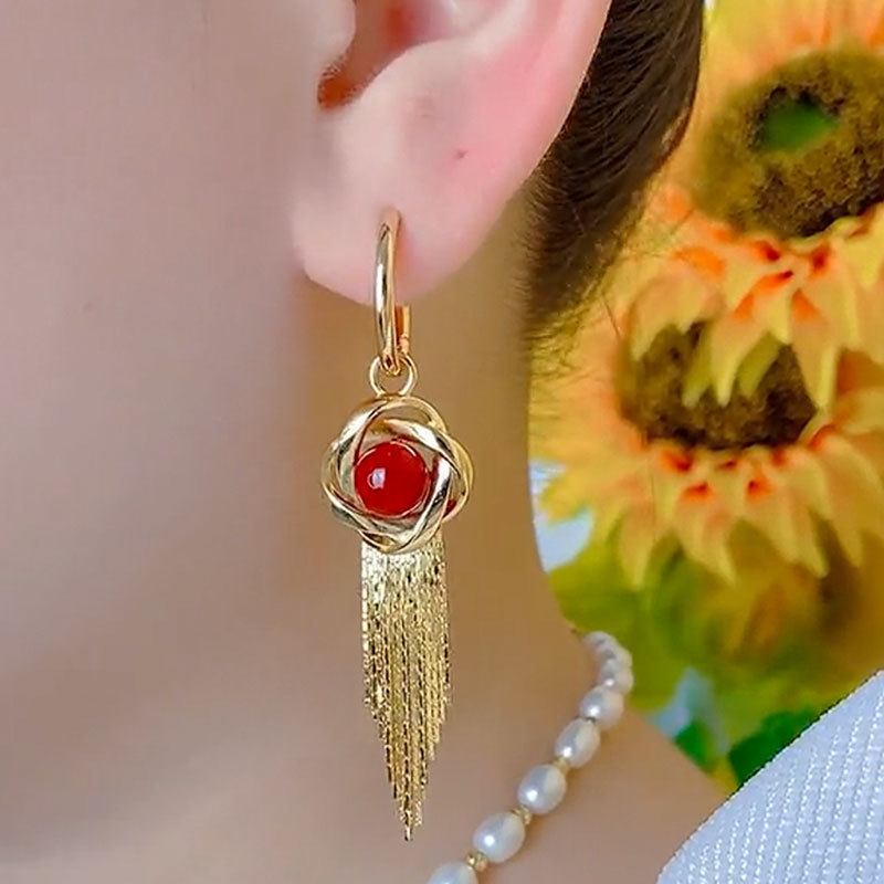 Nuevos pendientes de borla de perlas enrolladas en espiral para mujer, botones de oreja largos de todo fósforo, temperamento fino, pendientes de alta gama de moda para mujer