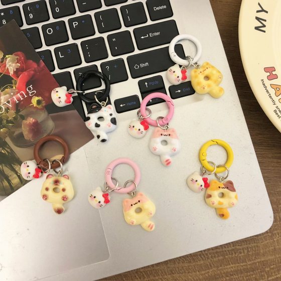 Original Cute Cartoon Siamese Kitten Circle Buckle KTins Wind Keychain Schoolbag Headset Pendant Student Hanging