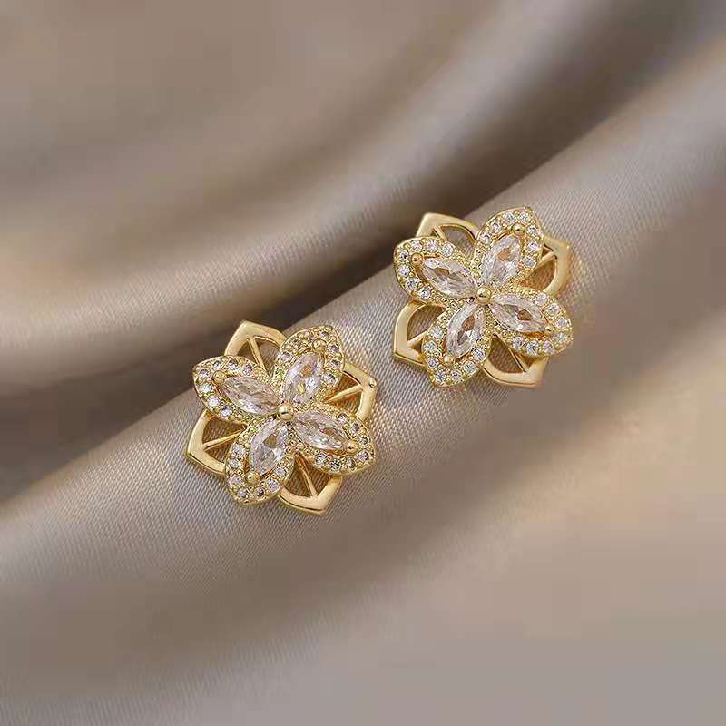 ¿ʱСƸת糵ҶݶŮתʰٴ