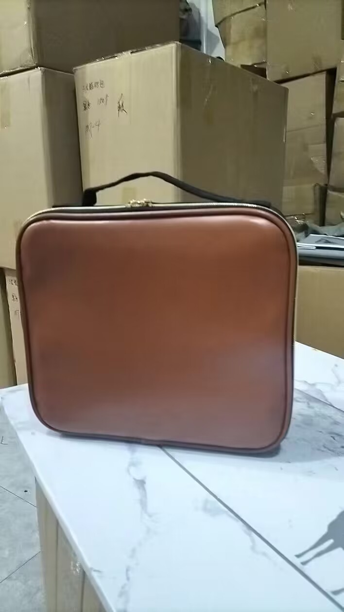다크 브라운 가죽
