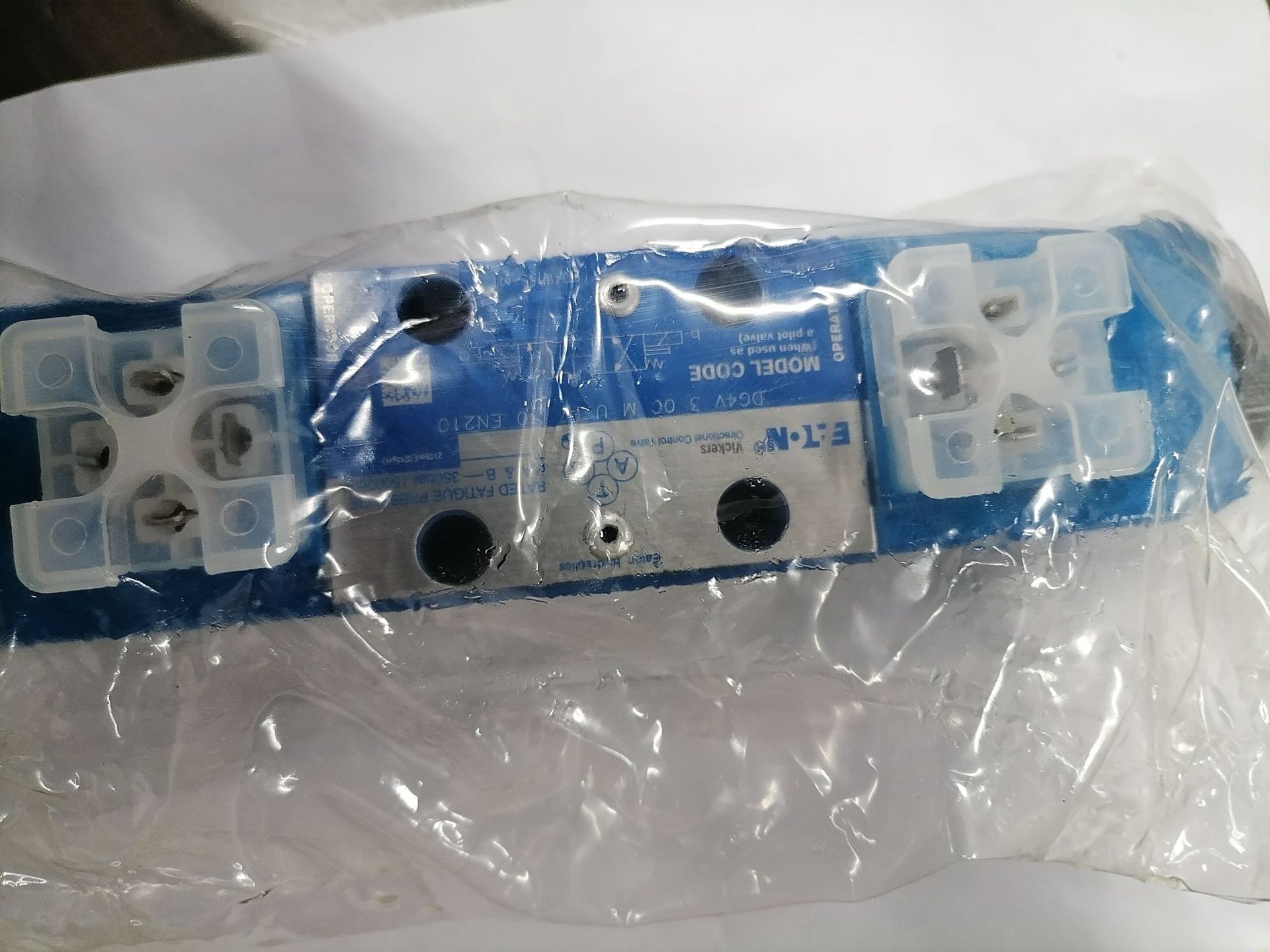 伊顿电磁阀DG4V-3-2C-M-U-D6-60现货供应