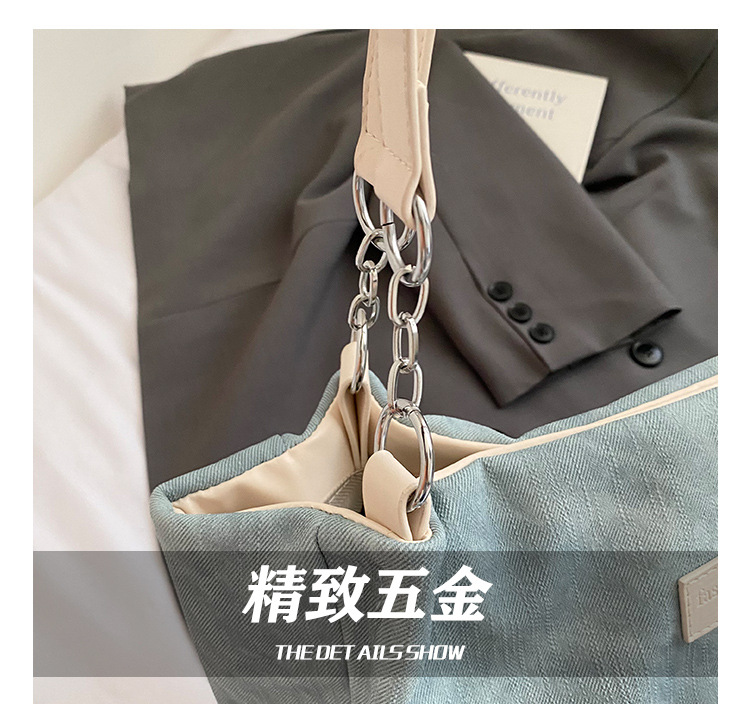 Korean style simple and versatile bag for women, new summer 2025 fashion and niche handbag, large capacity tote bag for commuting Application Scenario