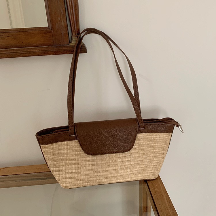 Handmade Rattan Shoulder Bag With Leather Trim And Seagrass_voghion.com