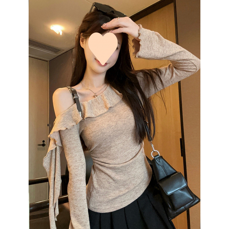 불규칙한 슬레 언트 어깨 리본 니트웨어 여성의 가을 2024 새로운 러플 슬림 핏 주름 긴 소매 탑