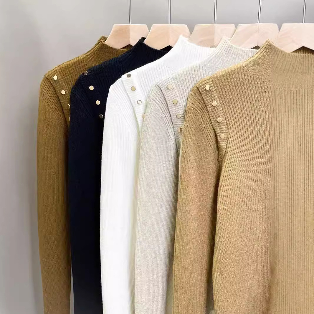 Fashionable sweater