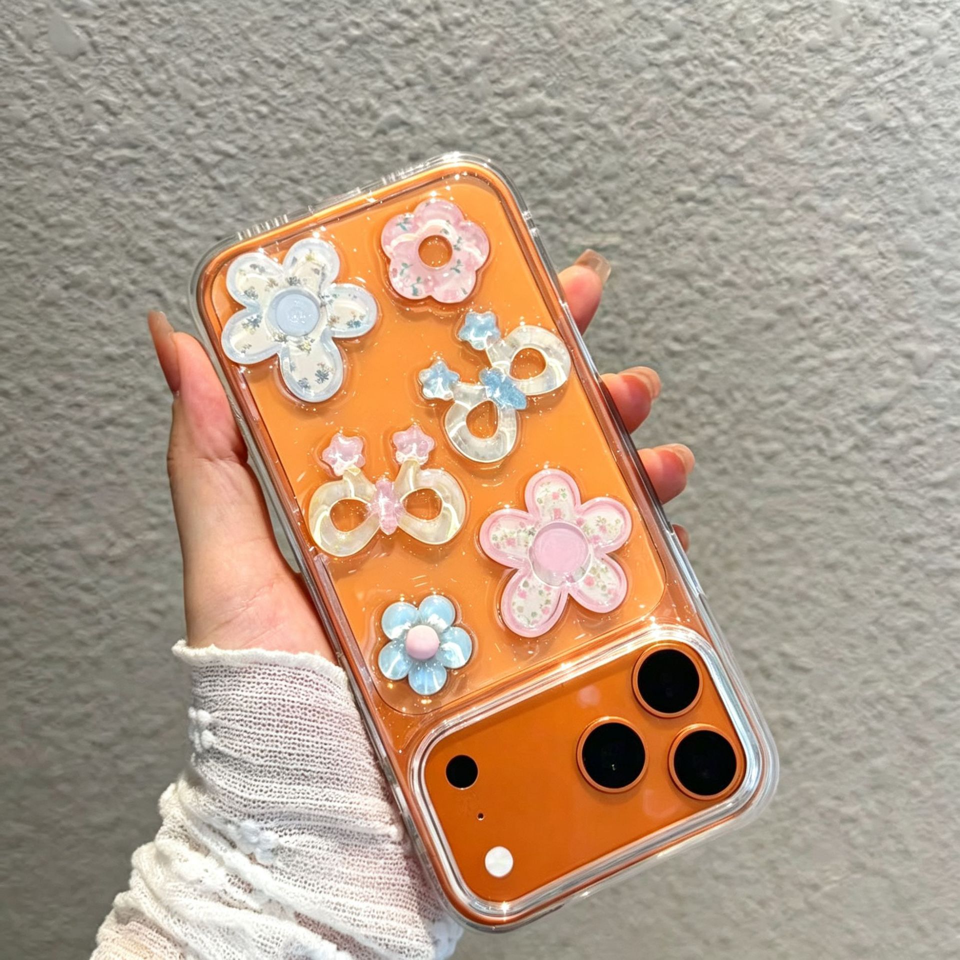 适用苹果18promax手机壳iphone17pro滴胶花朵蝴蝶结16新款15全包X