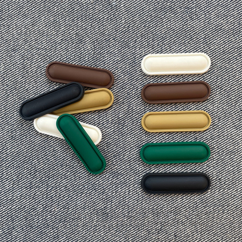 Simple PVC plastic drop trademark shoes and hats fashion brand label printing jewelry patch silicone stickers clothing accessories clothing accessories