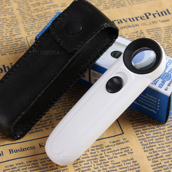 Handheld magnifying glass