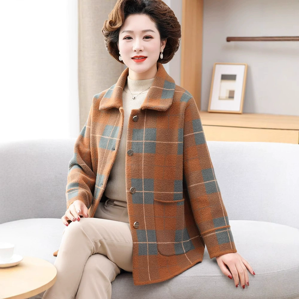 Мама средних лет осенняя шерстяная шерстяная куртка иностранная 2024 новая средняя и пожилая женщина весна осень зима мода клетчатый топ