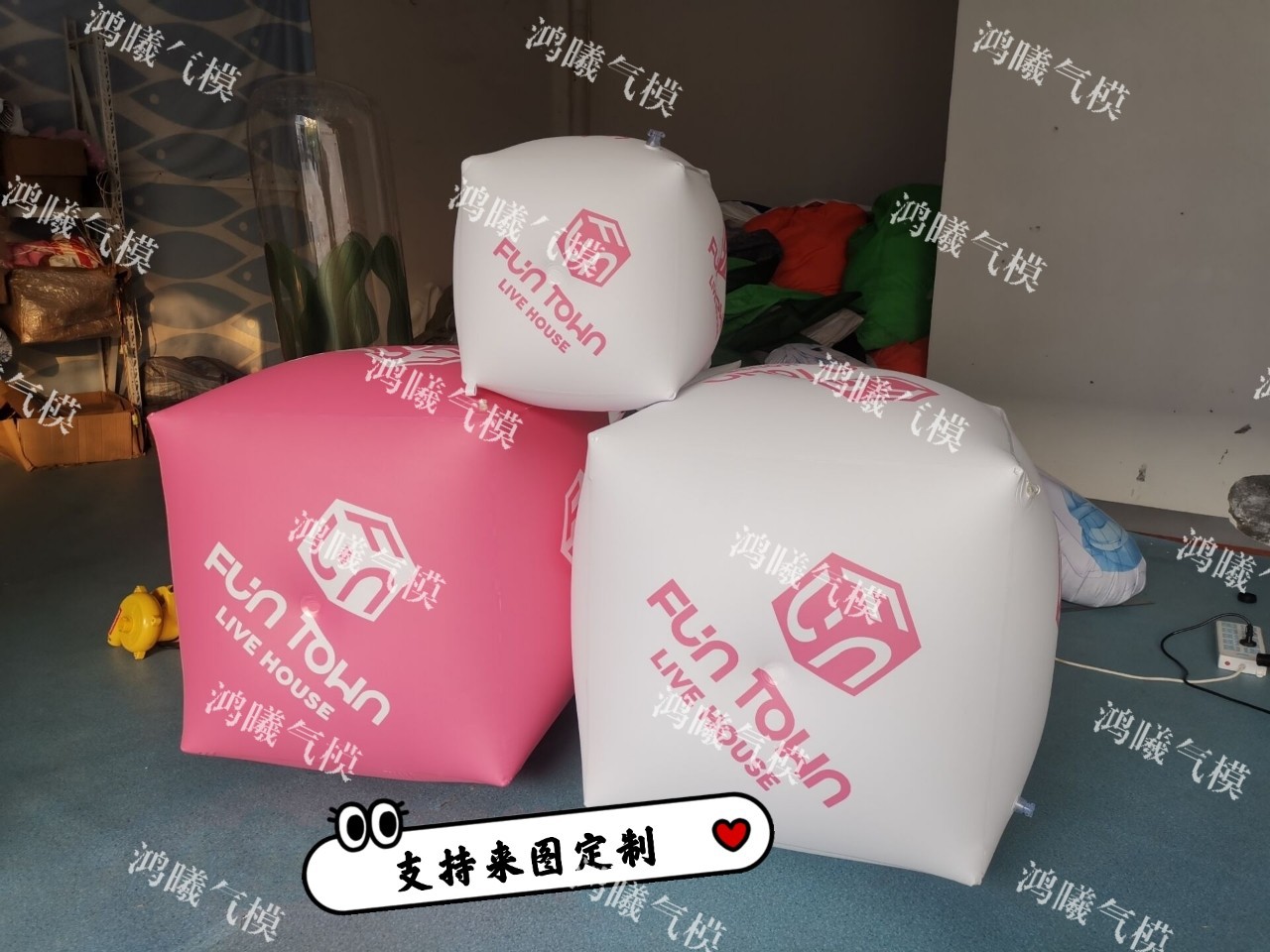 PVC升空方块方形空飘 广告宣传气模商场酒吧悬挂充气魔方互动气球
