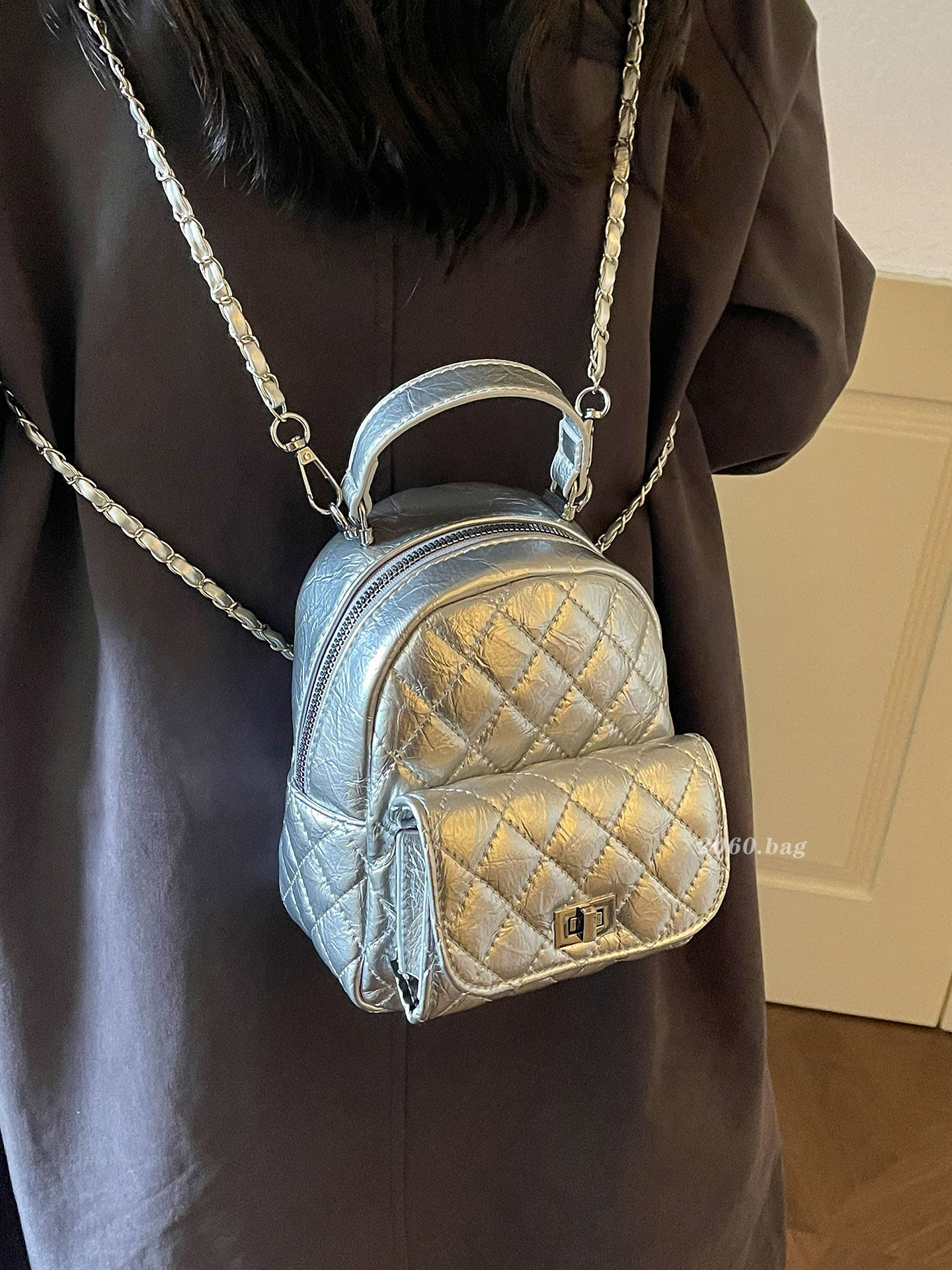 Bolsa de cadena de mochila, bolso pequeño, nuevo temperamento, estilo de ocio femenino, estilo de ocio femenino, 2026 universidad, viajes coreanos.