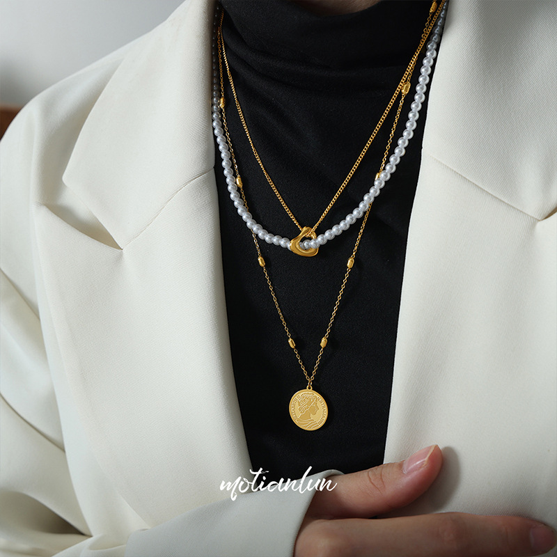Elegant retro design accessory