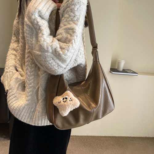 Versatile ins crossbody bag for women new trendy autumn and winter retro tote bag college style casual large capacity bag