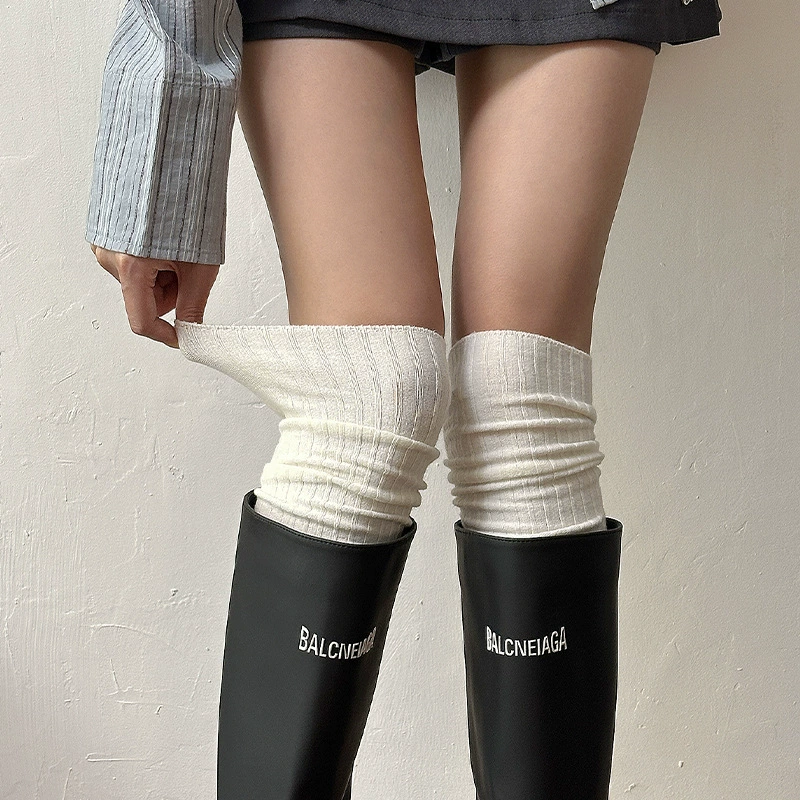 Japanese high quality summer colored white knee socks, fitted