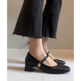 女式时装单鞋;女式皮靴;平底拖鞋