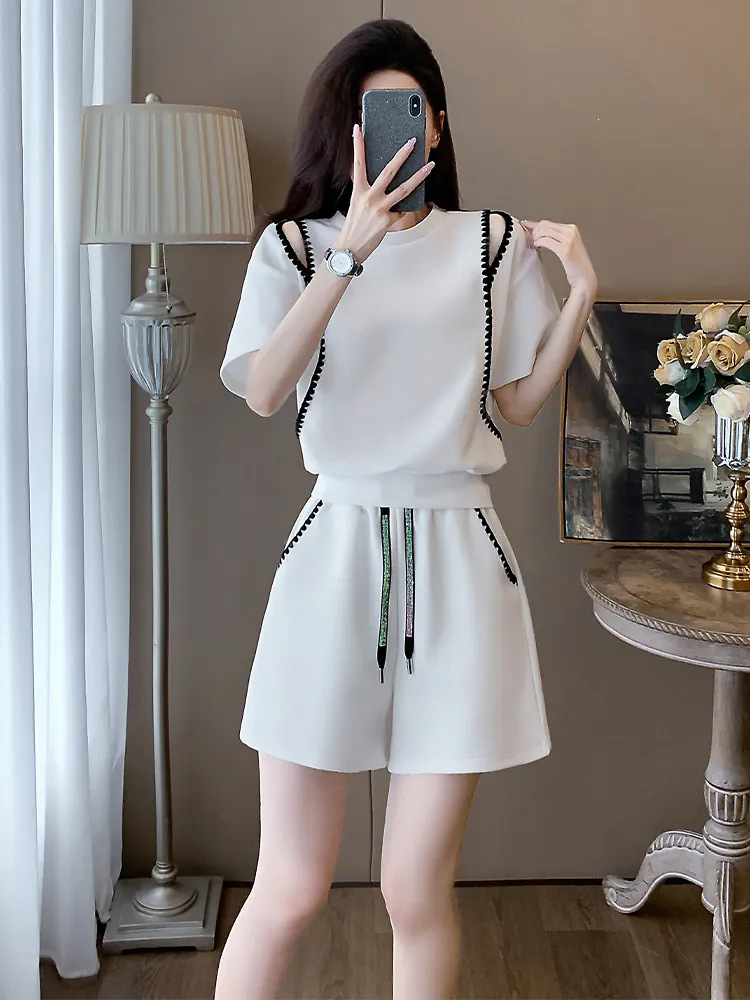 Warm Maple Black Sports Casual Suit Women, Summer 2026 New Style, Youthful Stylish, Petite And Plus Size Shorts For_ecoleips.com